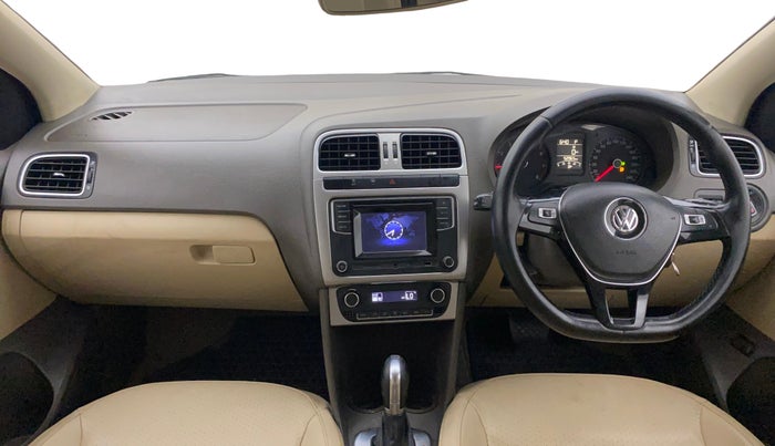 2016 Volkswagen Vento HIGHLINE PETROL AT, Petrol, Automatic, 52,937 km, Dashboard