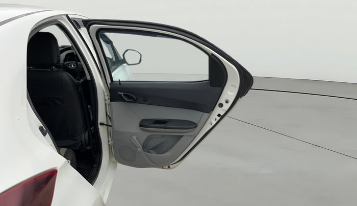 2020 Tata Tiago XE PETROL, CNG, Manual, 26,025 km, RHS Rear Door