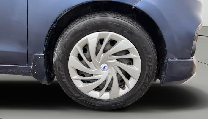 2017 Maruti Ertiga VXI, Petrol, Manual, 93,018 km, Right Front Wheel