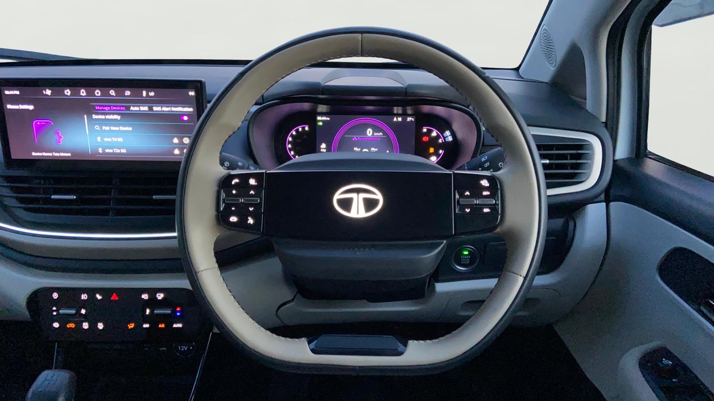 2026 Tata ALTROZ Accomplished S Petrol 5 MT, Petrol, Manual, 3,207 km, Steering Wheel Close Up
