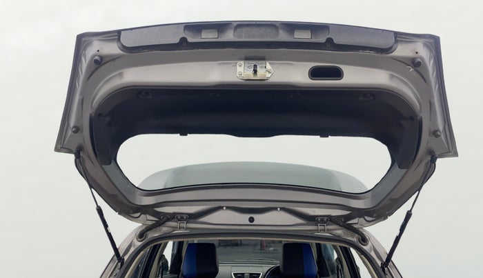 2013 Maruti Swift VXI, Petrol, Manual, 50,595 km, Boot Door Open