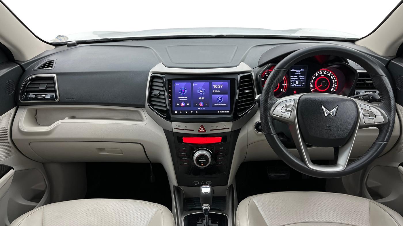 2024 Mahindra XUV300 W8 (O) 1.2 PETROL AMT, Petrol, Automatic, 16,200 km, Dashboard