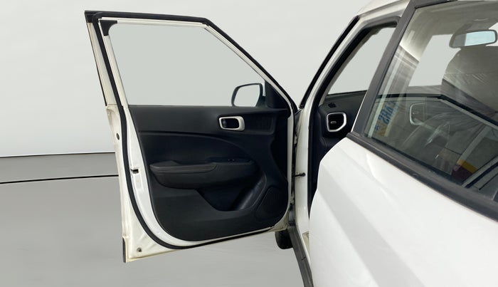 2019 Hyundai VENUE SX 1.0 (O) TURBO, Petrol, Manual, 68,302 km, LHS Front Door