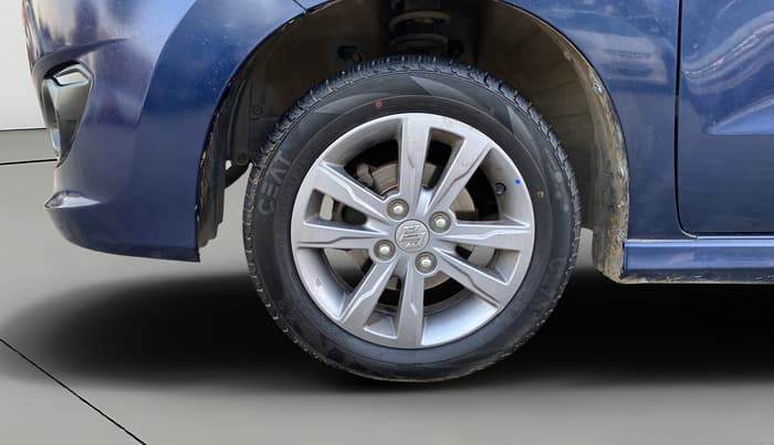 2017 Maruti Wagon R 1.0 VXI + (O) AMT, Petrol, Automatic, 76,405 km, Left Front Wheel