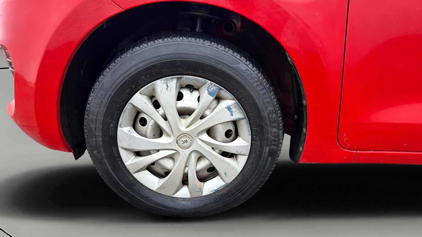 2018 Maruti Swift LXI, Petrol, Manual, 64,177 km, Left Front Wheel