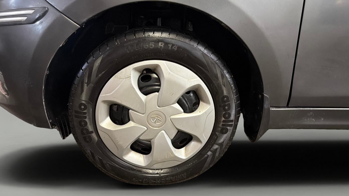 2023 Tata Tiago XT (O) PETROL, CNG, Manual, 49,591 km, Left Front Wheel