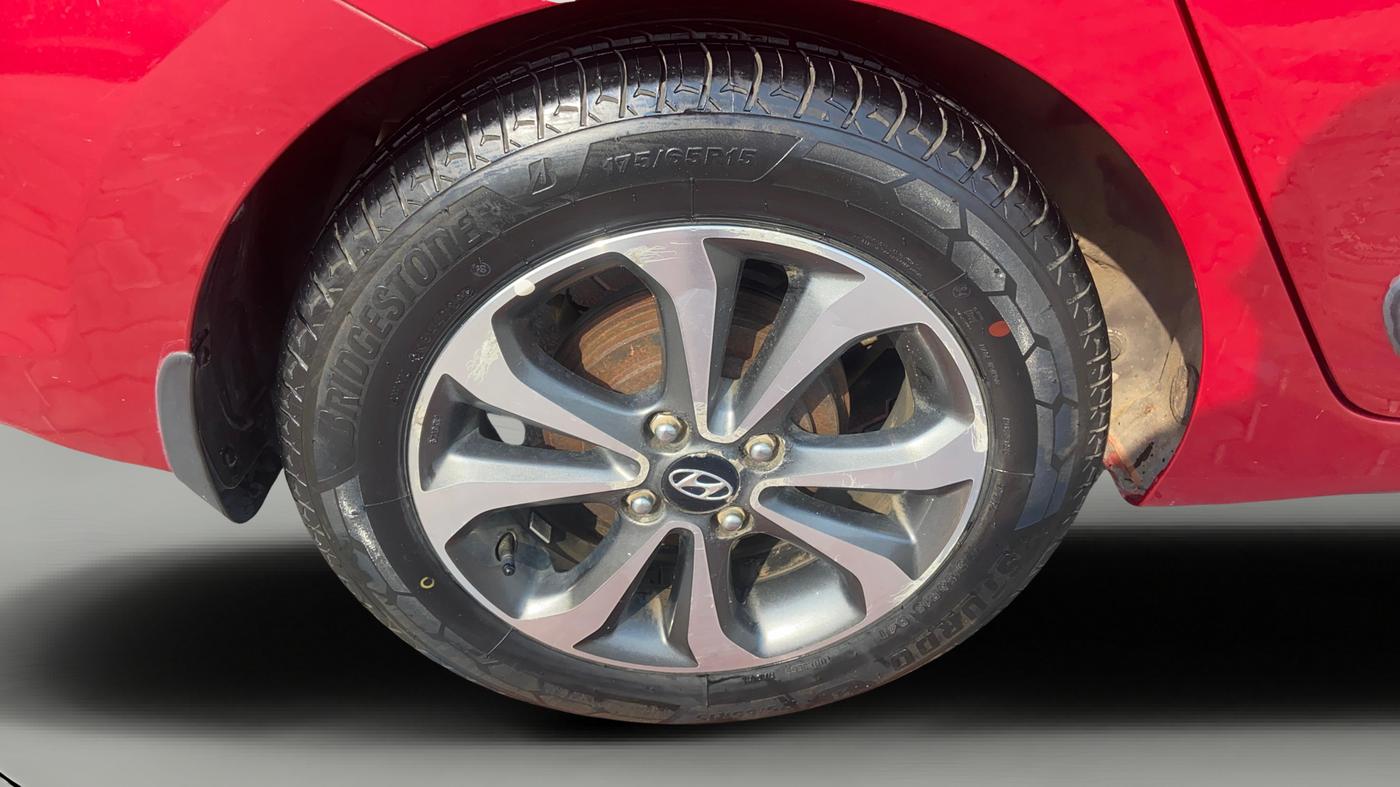 2014 Hyundai Xcent SX 1.2 (O), Petrol, Manual, 40,162 km, Right Rear Wheel
