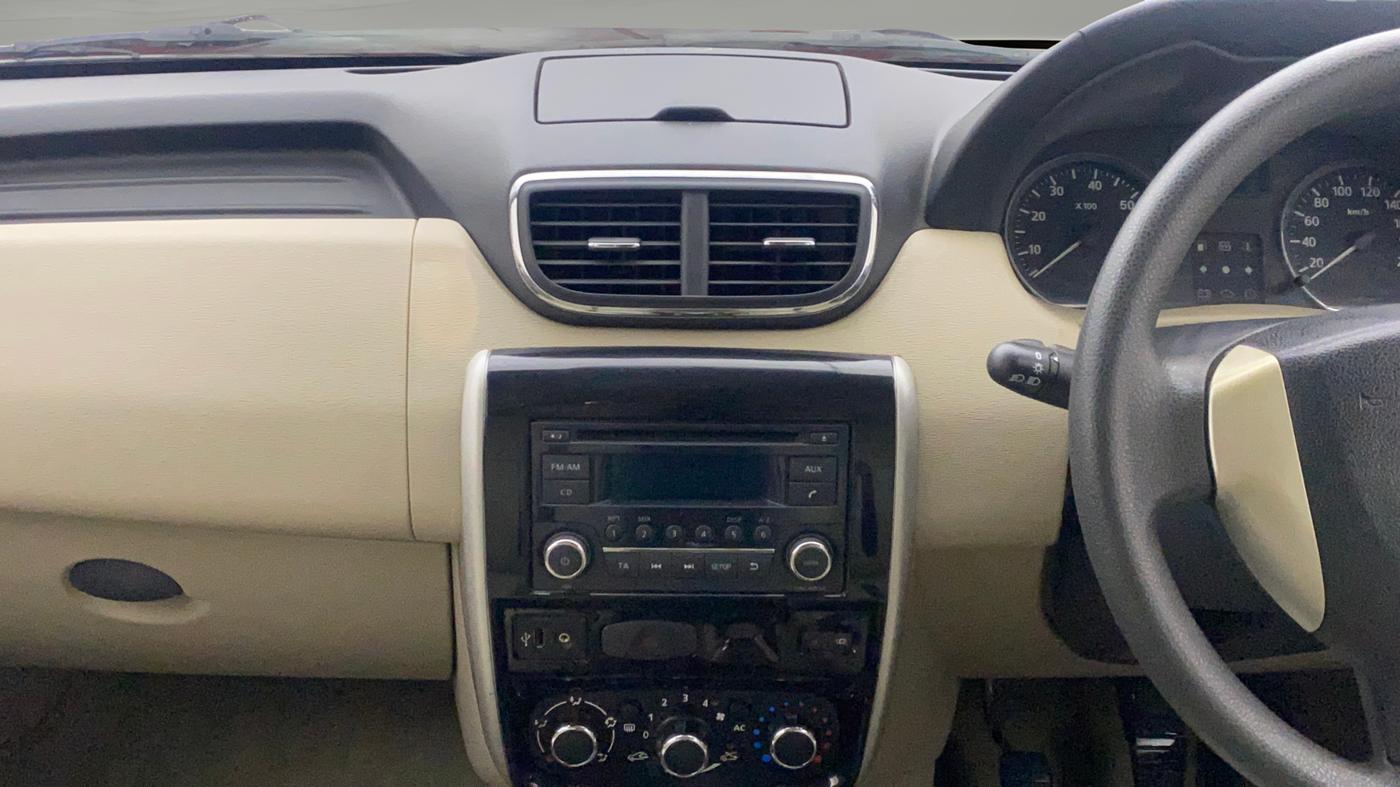 2014 Nissan Terrano XL (P), Petrol, Manual, 1,24,832 km, Air Conditioner