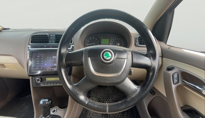 2013 Skoda Rapid ELEGANCE 1.6 MPI AT, CNG, Automatic, 82,117 km, Steering Wheel Close Up