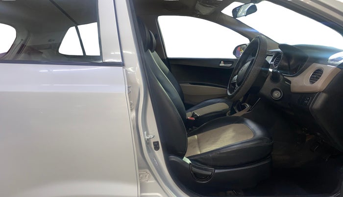 2017 Hyundai Grand i10 SPORTZ 1.2 KAPPA VTVT, Petrol, Manual, 38,426 km, Right Side Front Door Cabin