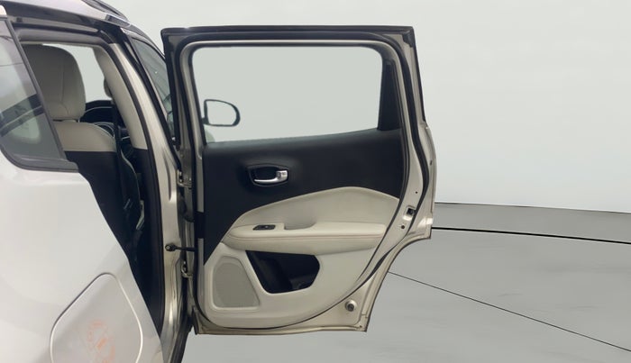 2018 Jeep Compass LIMITED (O) 2.0 DIESEL 4X4, Diesel, Manual, 1,15,207 km, RHS Rear Door