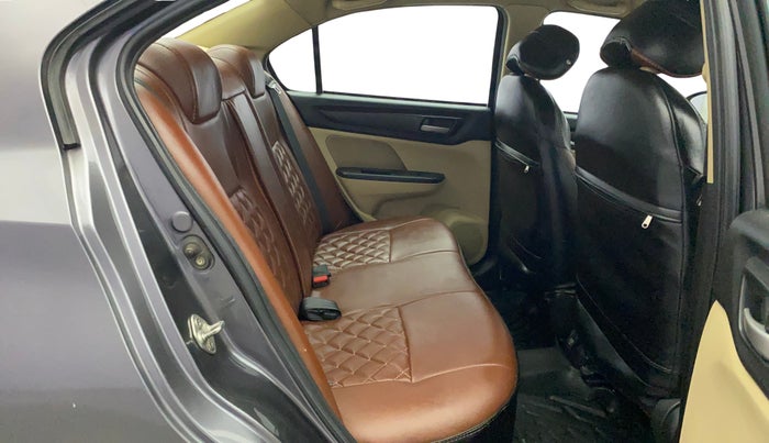 2020 Honda Amaze 1.2L I-VTEC S, Petrol, Manual, 1,12,727 km, Right Side Rear Door Cabin