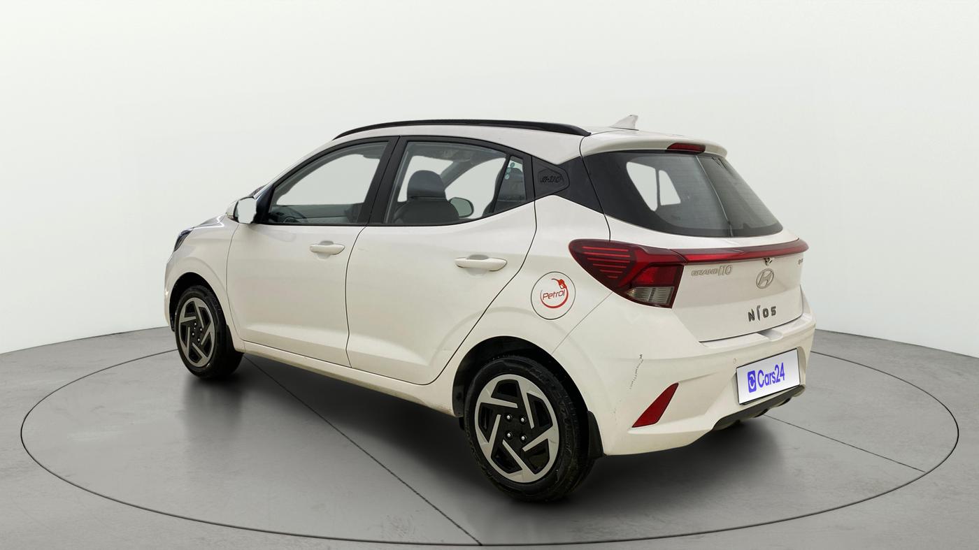 2024 Hyundai GRAND I10 NIOS SPORTZ AMT 1.2 KAPPA VTVT, Petrol, Automatic, 31,841 km, Left Back Diagonal