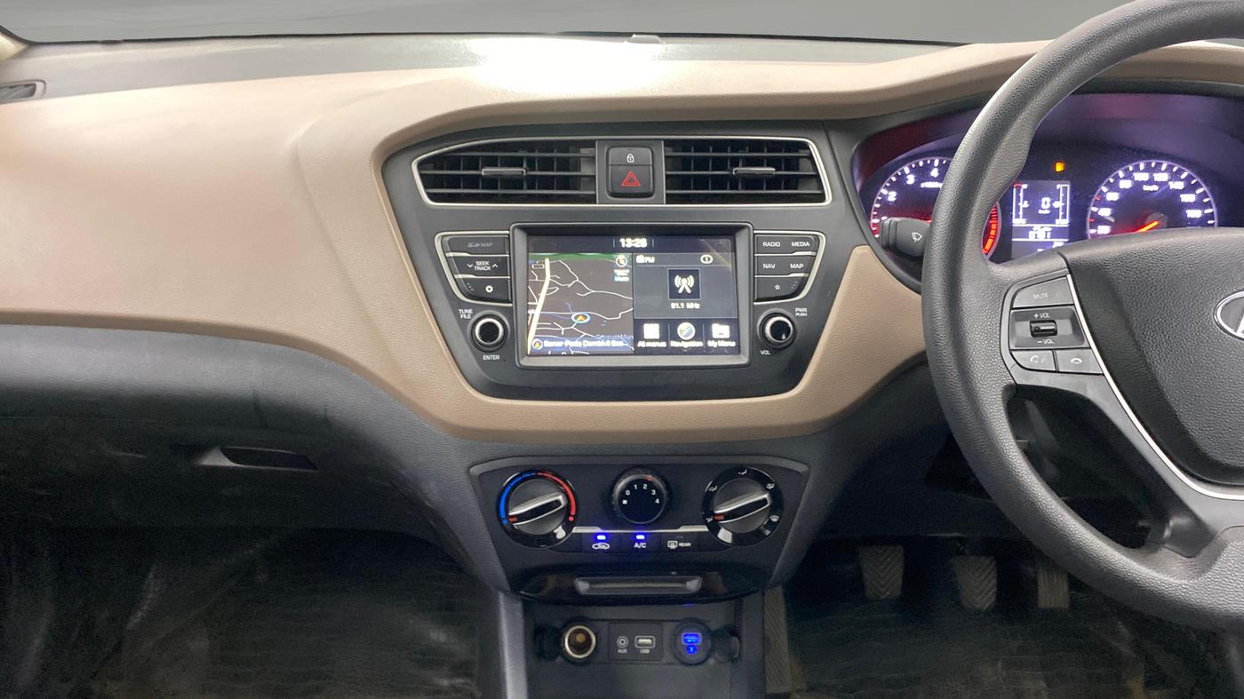 2020 Hyundai Elite i20 SPORTZ PLUS 1.2, Petrol, Manual, 31,880 km, Air Conditioner