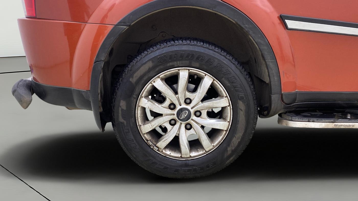 2017 Mahindra XUV500 W10 AT, Diesel, Automatic, 97,664 km, Right Rear Wheel