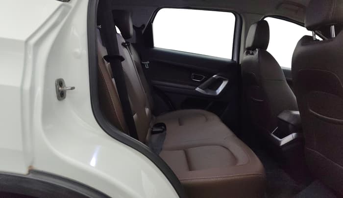 2021 Tata Harrier XZ 2.0L, Diesel, Manual, 1,20,404 km, Right Side Rear Door Cabin