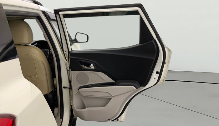 2022 Mahindra XUV300 W8 1.2 PETROL, Petrol, Manual, 45,817 km, RHS Rear Door