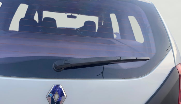 2021 Renault Duster RXZ 1.5 PETROL MT, Petrol, Manual, 1,10,497 km, Rear Wiper