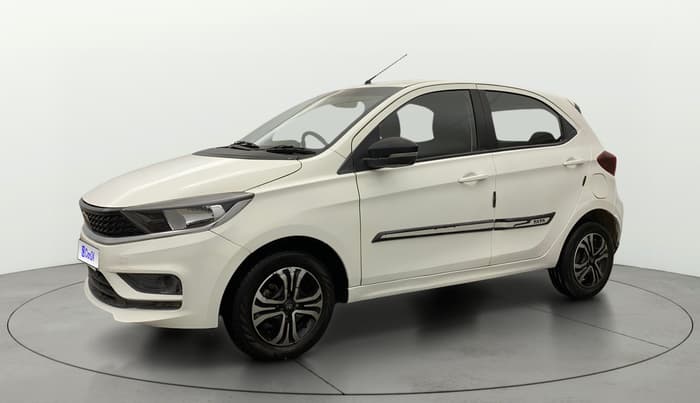 2024 Tata Tiago XTA PETROL, Petrol, Automatic, 20,759 km, Left Front Diagonal