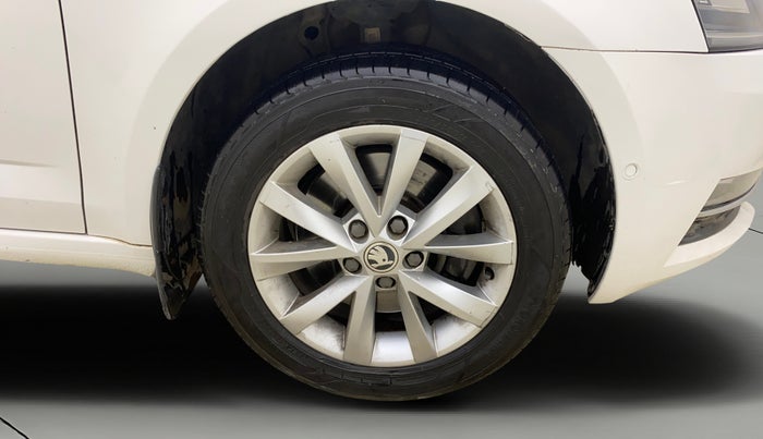 2019 Skoda Octavia L&K 1.8 TSI AT, Petrol, Automatic, 1,39,105 km, Right Front Wheel