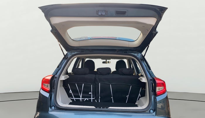 2020 Mahindra XUV300 W6 1.2 PETROL, Petrol, Manual, 57,600 km, Boot Door Open