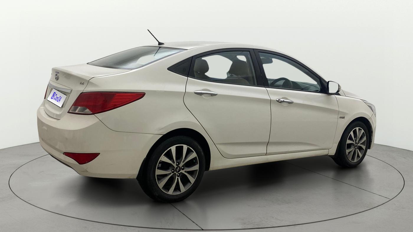 2015 Hyundai Verna FLUIDIC 1.6 CRDI S(O) 4S, Diesel, Manual, 1,37,089 km, Right Back Diagonal