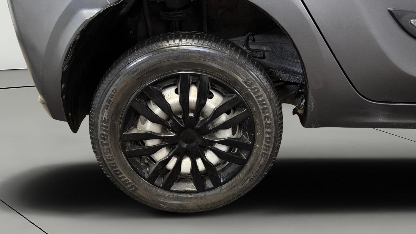 2021 Tata Tiago XM CNG, CNG, Manual, 51,718 km, Right Rear Wheel