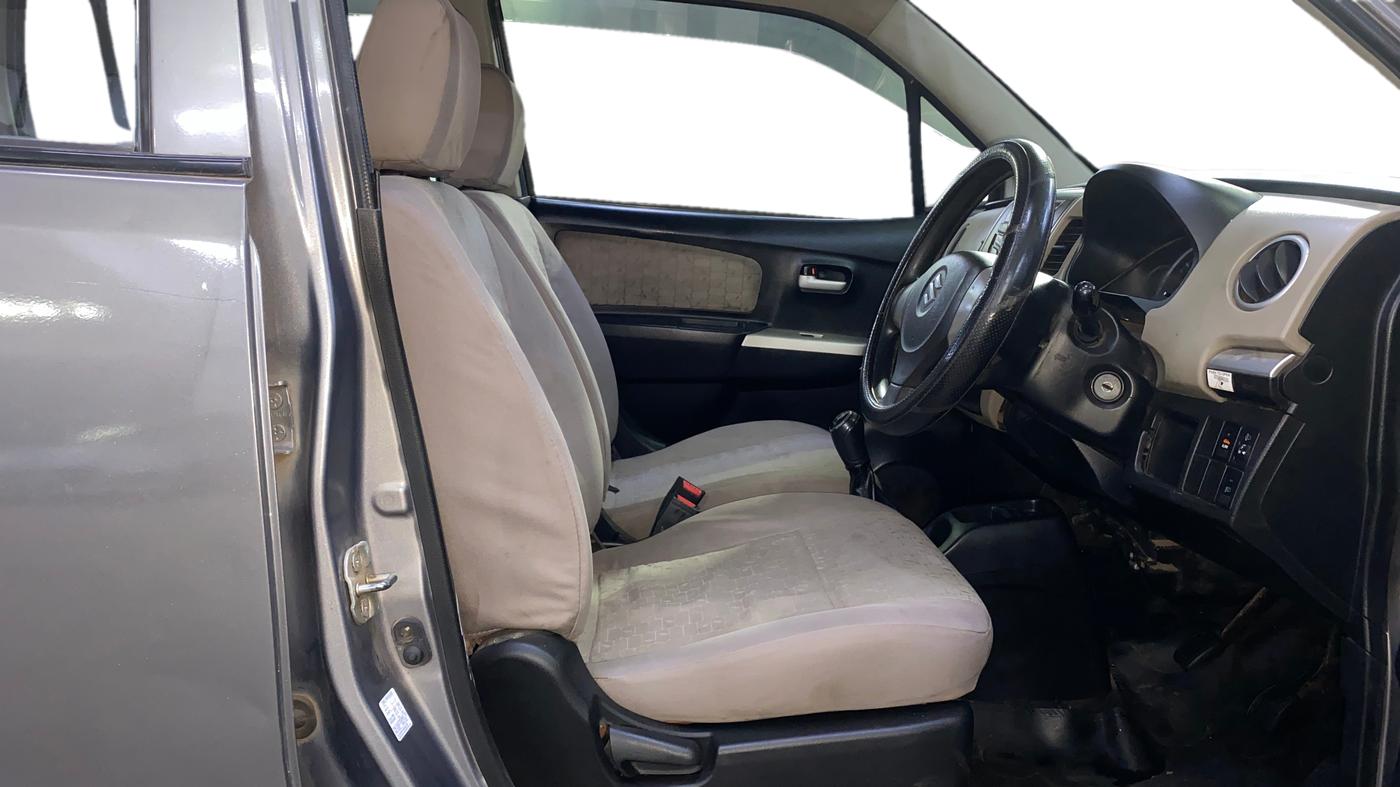 2016 Maruti Wagon R 1.0 VXI, Petrol, Manual, 87,083 km, Right Side Front Door Cabin