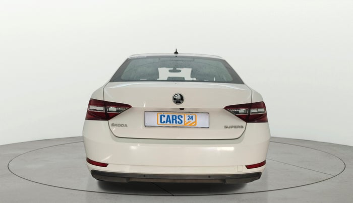 2016 Skoda Superb L&K 1.8 TSI AT, Petrol, Automatic, 44,516 km, Back/Rear