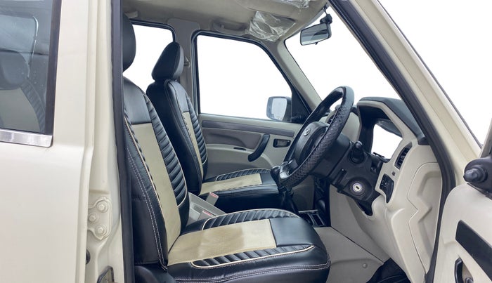 2021 Mahindra Scorpio S5, Diesel, Manual, 71,605 km, Right Side Front Door Cabin