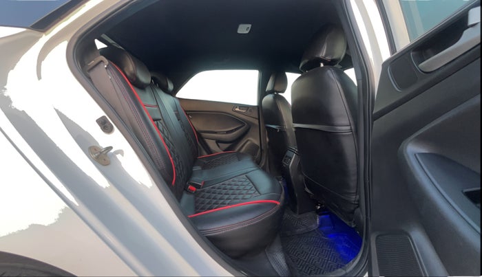 2019 Hyundai Elite i20 SPORTZ PLUS 1.2 DUAL TONE, Petrol, Manual, 74,392 km, Right Side Rear Door Cabin