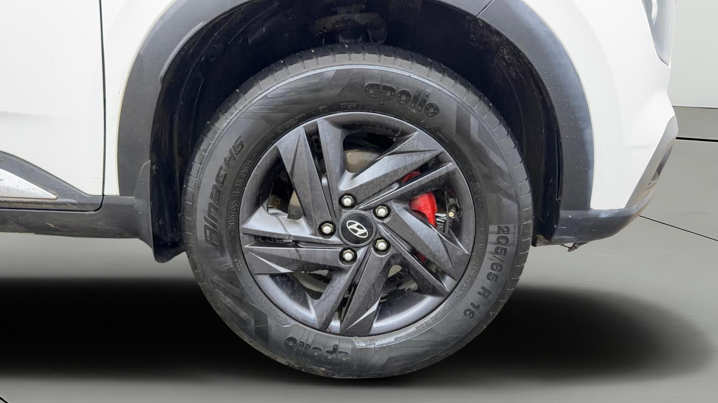 2021 Hyundai VENUE S+ 1.2, Petrol, Manual, 48,136 km, Right Front Wheel