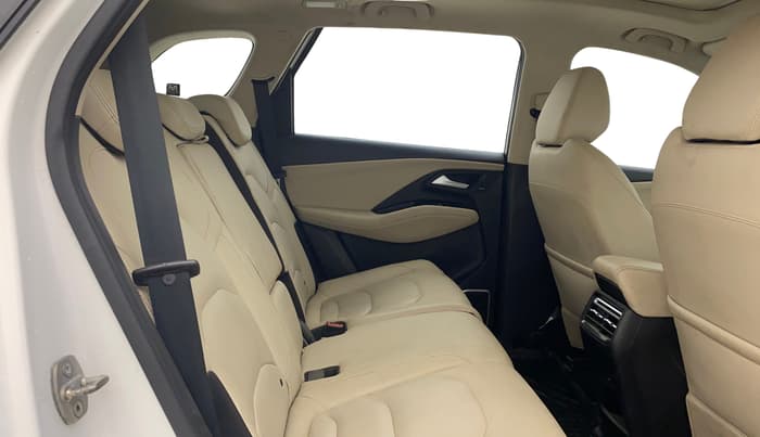 2023 MG HECTOR SHARP PRO 2.0 TURBO DIESEL, Diesel, Manual, 23,647 km, Right Side Rear Door Cabin
