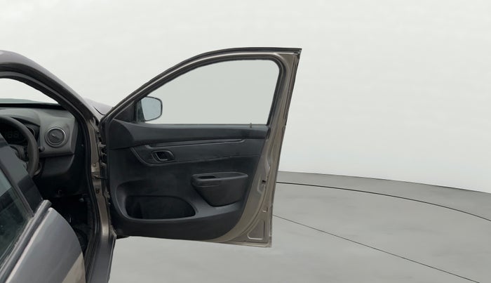 2018 Renault Kwid RXT 0.8, Petrol, Manual, 47,253 km, RHS Front Door