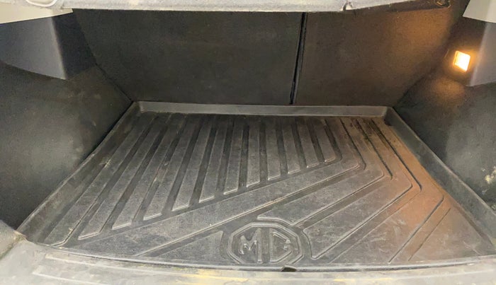 2022 MG ASTOR SHARP 1.5 MT, Petrol, Manual, 34,052 km, Boot Open Zoomed View