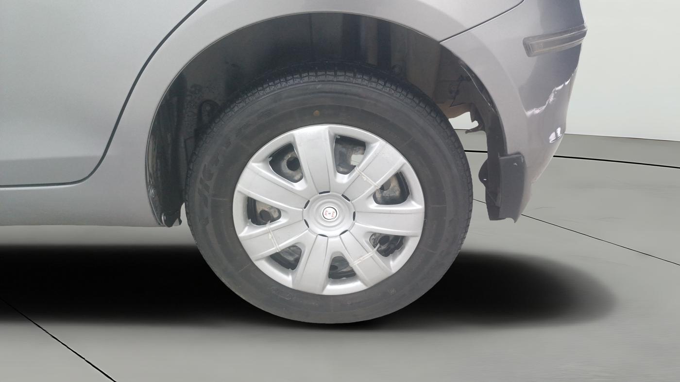 2017 Maruti Swift VXI O, Petrol, Manual, 62,738 km, Left Rear Wheel