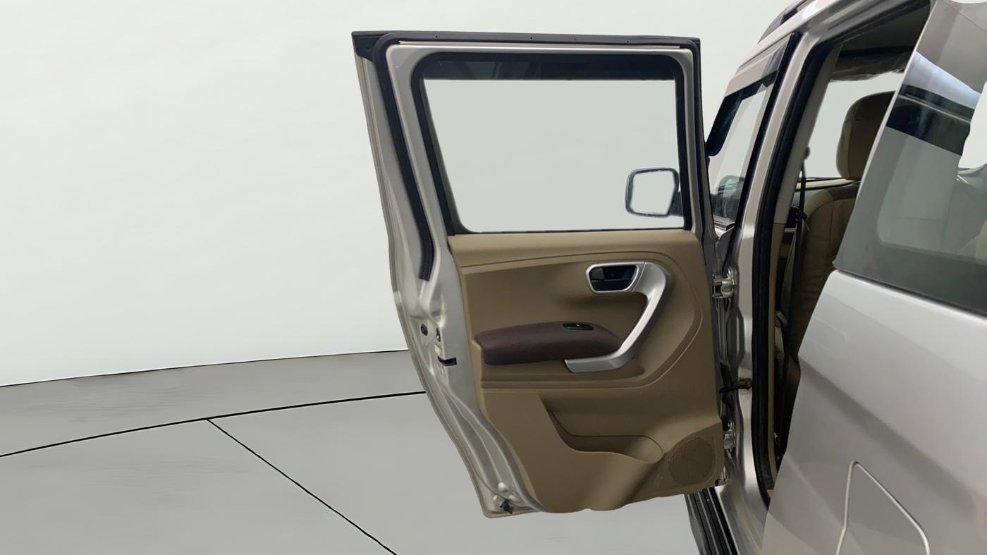 2015 Mahindra TUV300 T8, Diesel, Manual, 51,720 km, LHS Rear Door