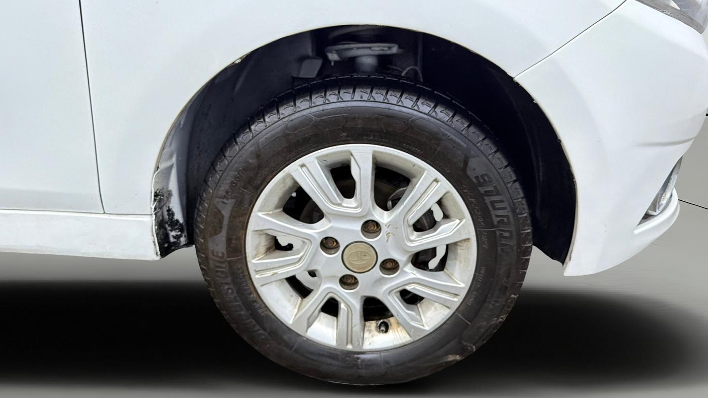 2018 Tata Tiago XZ PETROL, CNG, Manual, 1,17,606 km, Right Front Wheel