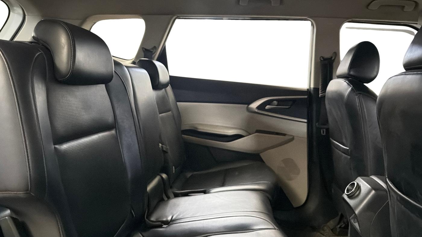 2022 KIA CARENS PREMIUM 1.4 PETROL 7 STR, Petrol, Manual, 73,837 km, Right Side Rear Door Cabin