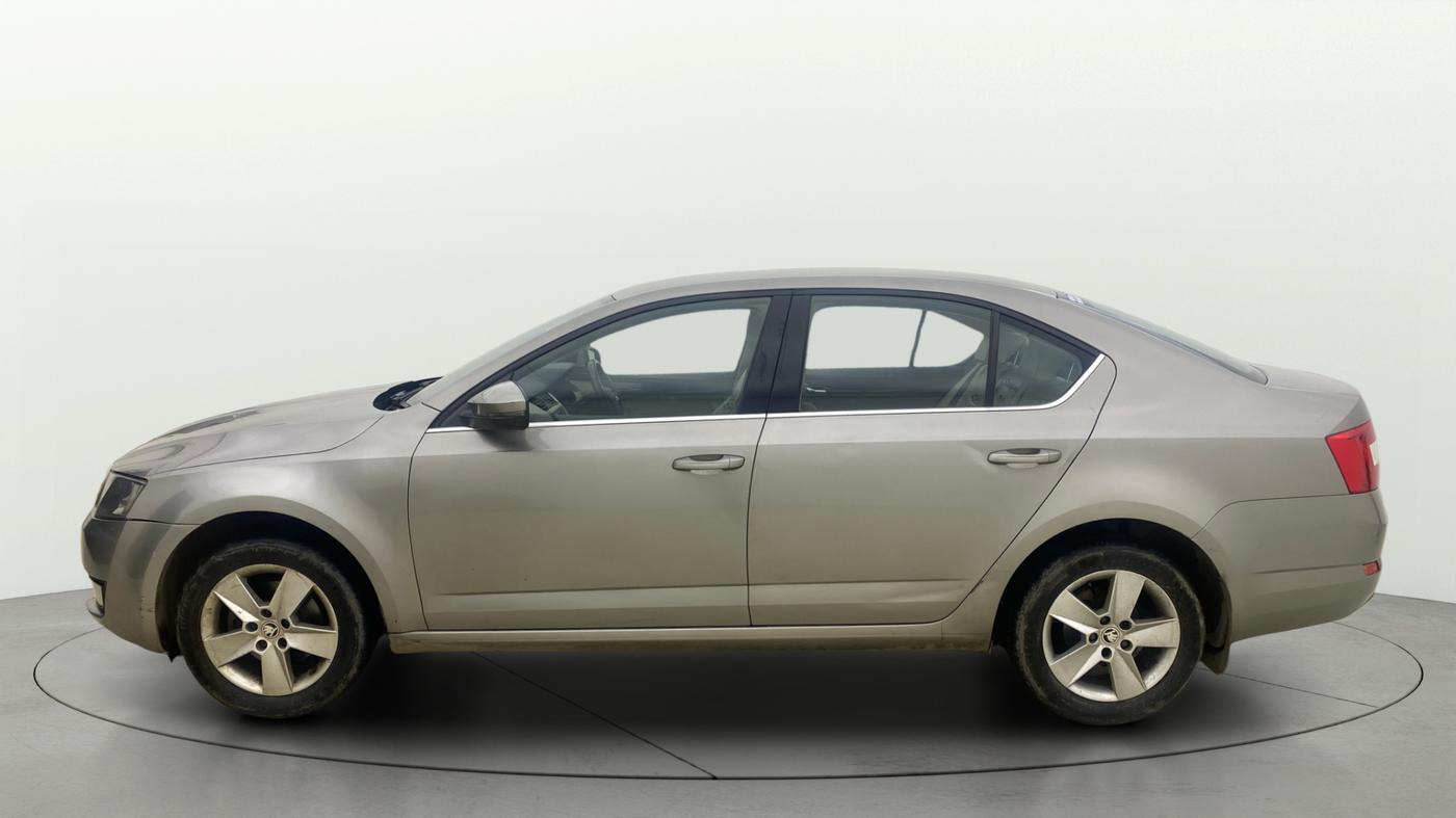2016 Skoda Octavia AMBITION 1.4 TSI, Petrol, Manual, 63,999 km, Left Side