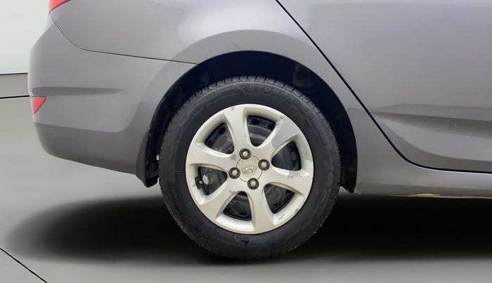 2012 Hyundai Verna FLUIDIC 1.4 CRDI, Diesel, Manual, 1,35,592 km, Right Rear Wheel