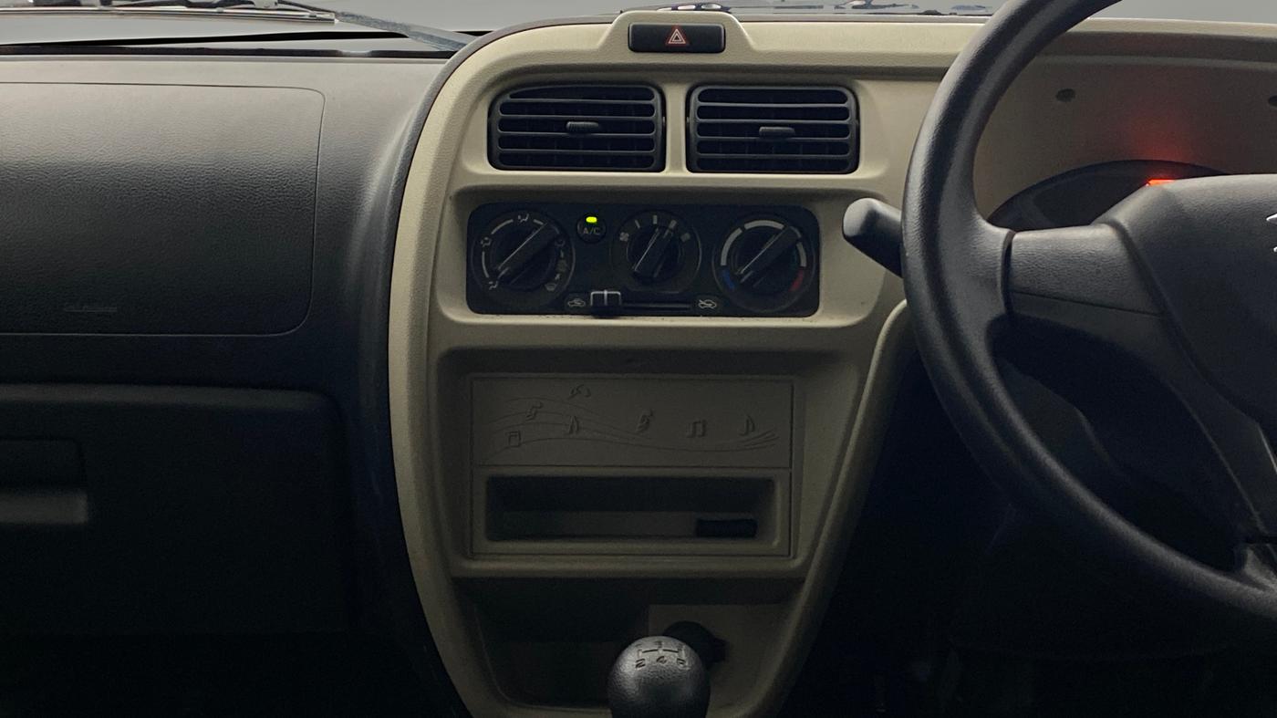 2023 Maruti Eeco 5 STR AC, Petrol, Manual, 25,615 km, Air Conditioner