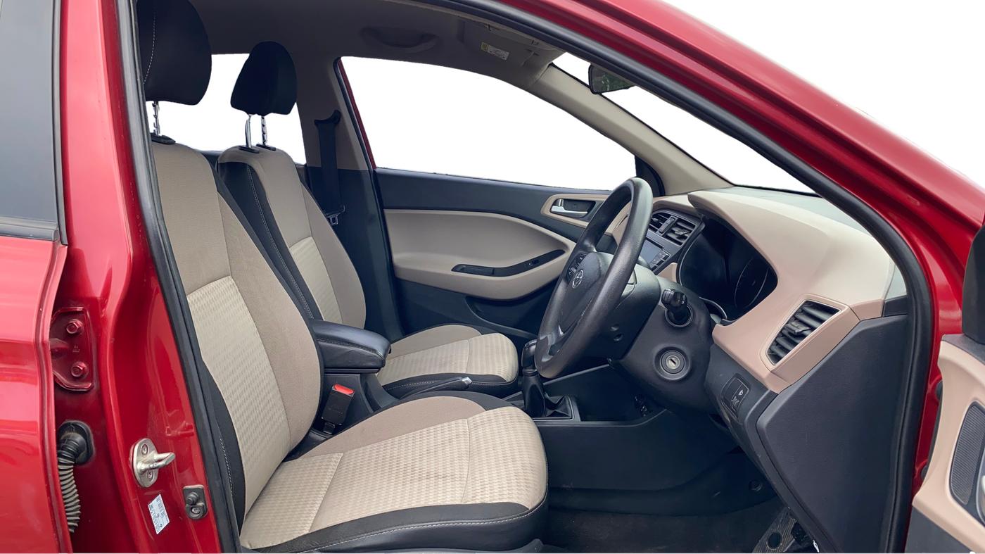 2020 Hyundai Elite i20 SPORTZ PLUS 1.2, Petrol, Manual, 88,536 km, Right Side Front Door Cabin