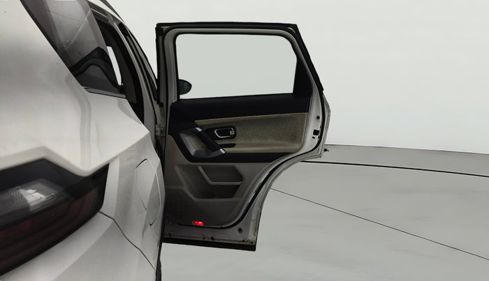 2023 Tata Safari XZA PLUS O 6STR, Diesel, Automatic, 33,899 km, RHS Rear Door