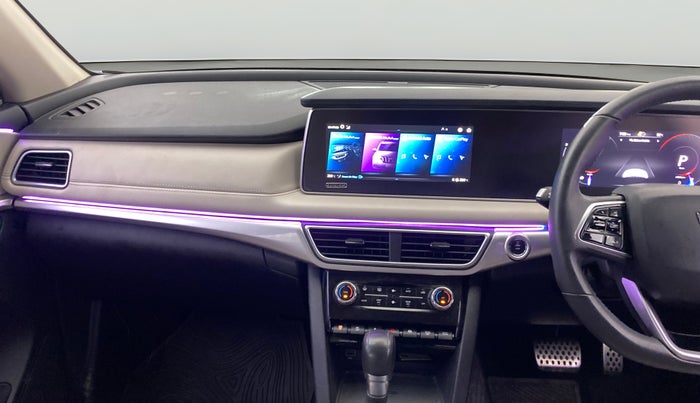 2022 Mahindra XUV700 AX 7 LUXURY D AT 7 STR, Diesel, Automatic, 93,680 km, Air Conditioner