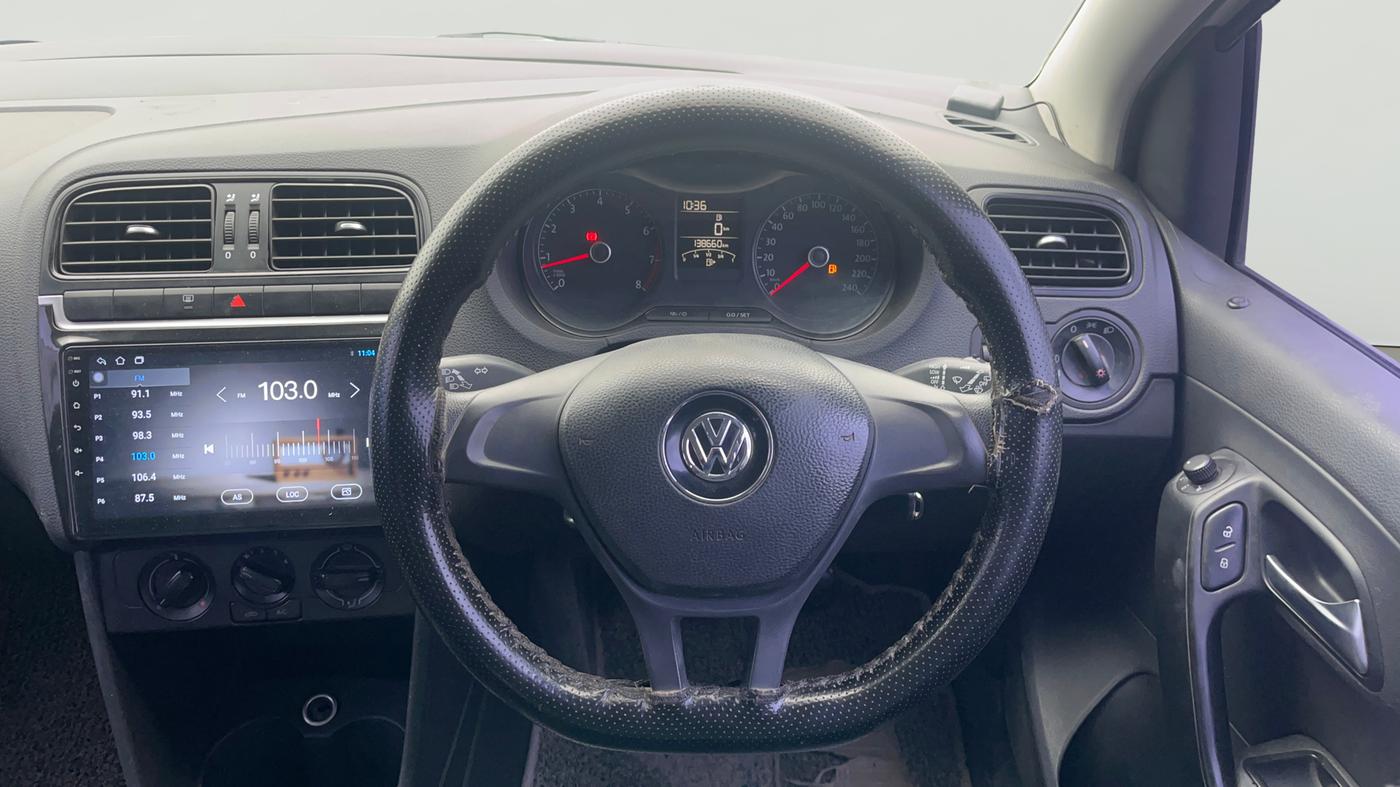 2018 Volkswagen Polo COMFORTLINE 1.0L MPI, Petrol, Manual, 1,38,642 km, Steering Wheel Close Up