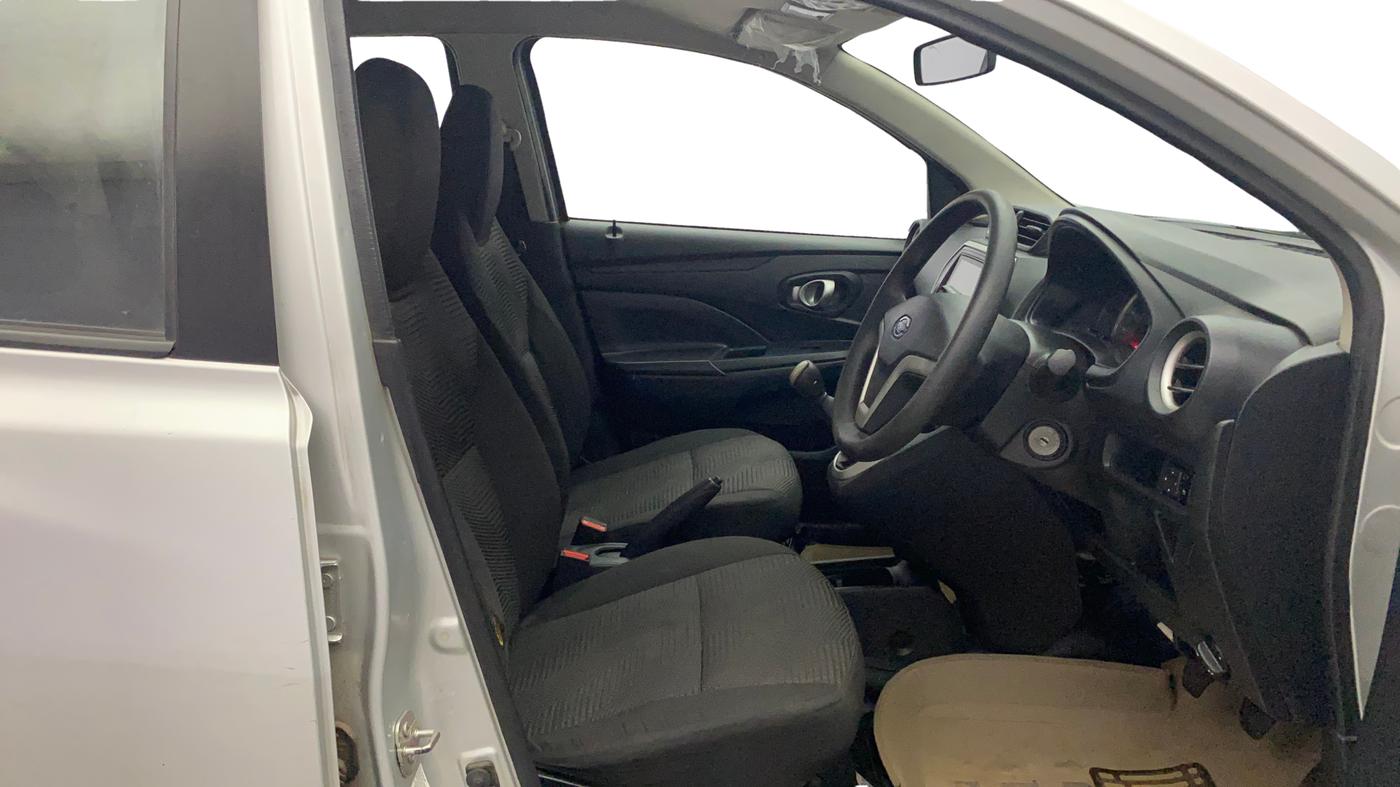 2019 Datsun Go T(O), Petrol, Manual, 81,184 km, Right Side Front Door Cabin