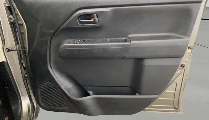 2022 Maruti New Wagon-R LXI 1.0, Petrol, Manual, 4,730 km, Driver Side Door Panels Control