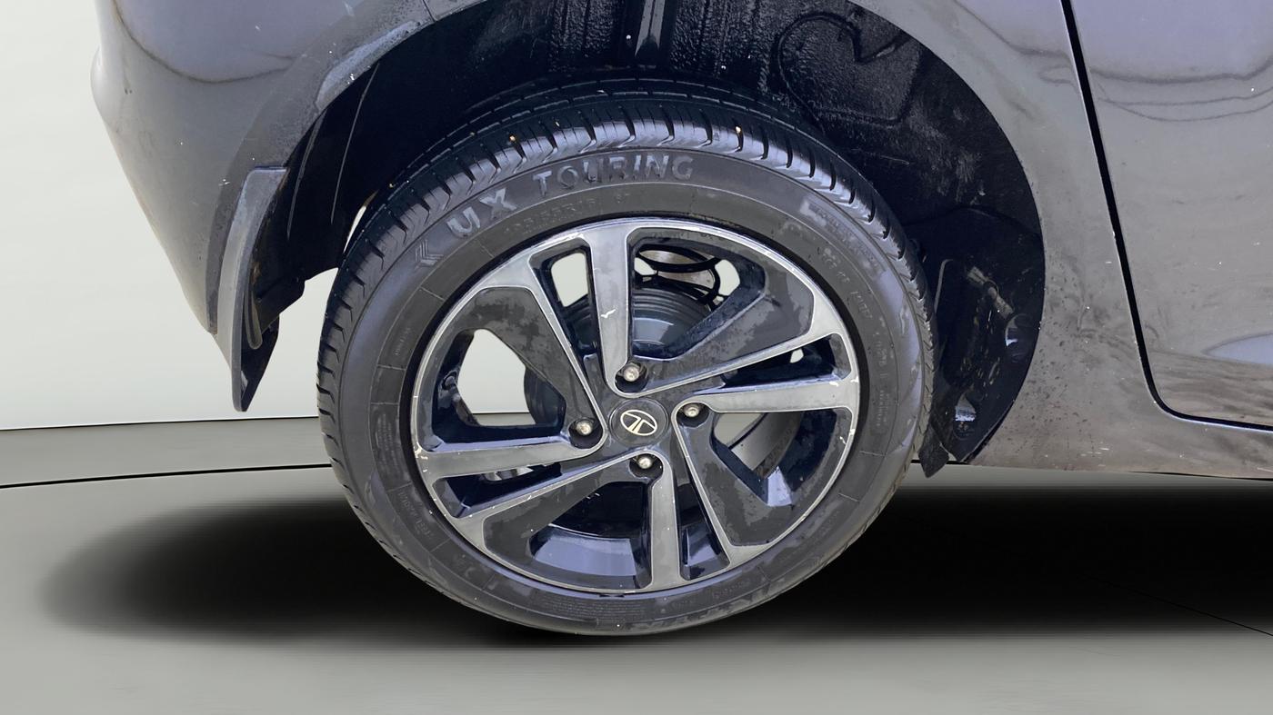 2023 Tata ALTROZ XZ PLUS DIESEL DARK EDITION, Diesel, Manual, 67,338 km, Right Rear Wheel