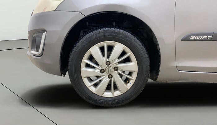 2016 Maruti Swift ZDI, Diesel, Manual, 1,37,997 km, Left Front Wheel